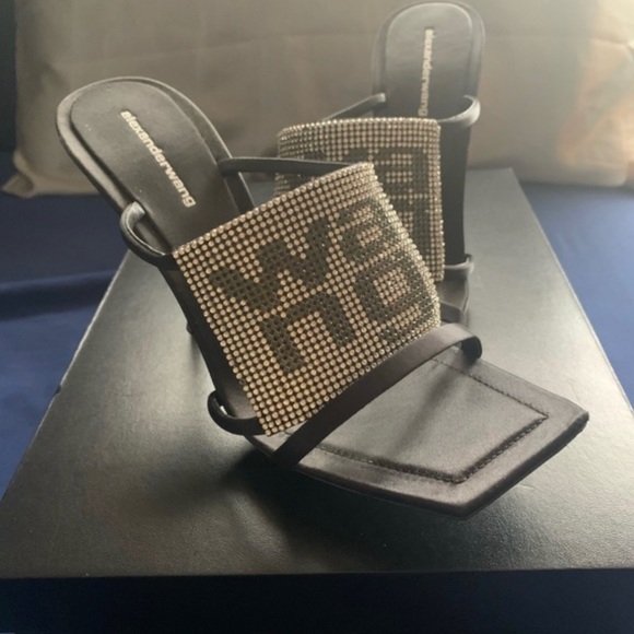 🖤🤍Stunning AW Heels🖤🤍 - Picture 2 of 4